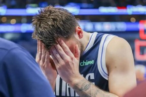 开云app-东契奇重返赛场，持续失利首场状态出色，巴塞罗那观众沸腾！比赛高潮迭起-开云app